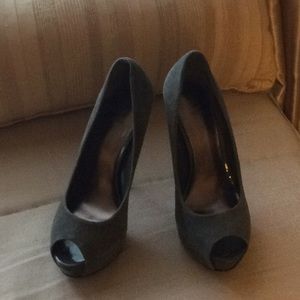 ***Gray Suede Platforms ***